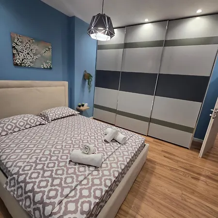 Luxury At Apartment *